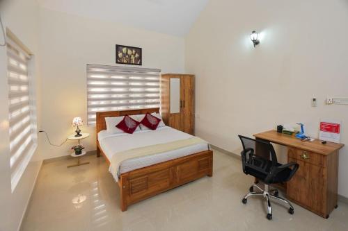 Luxury Oasis 3BR AC Villa- Garden & Balcony Lounge in Valikunama