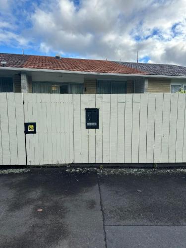 Sochi A double bed Room in a nice home in Upper Hutt