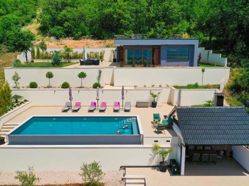 Holiday Home Luxury Villa Dobri Dida by Interhome in Donji Vinjani