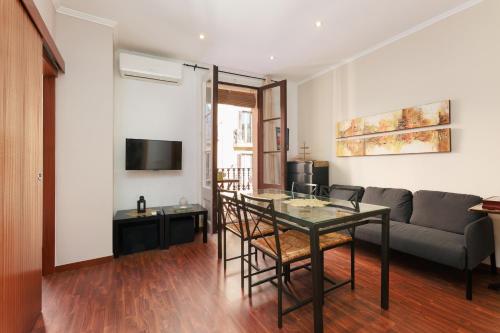 ApartEasy - Turo Park with lovely balcony