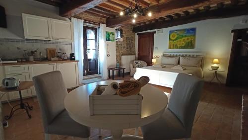 Suite Romantica Borgo di Castelleone di Deruta in Колацоне