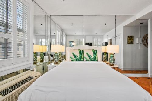 Tropicals of Palm Beach in Palm Beach (FL)
