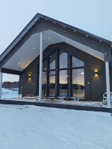 Lakeside villa HuviLa Kumpu in Vikajarvi