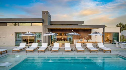 Polo Villa Serenity 2 Homes Sleeps 34 13 BDR in La Quinta, USA