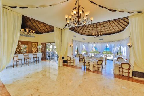 Restorāns, Occidental at Xcaret Destination - All Inclusive Resort in Los Dos Compadres