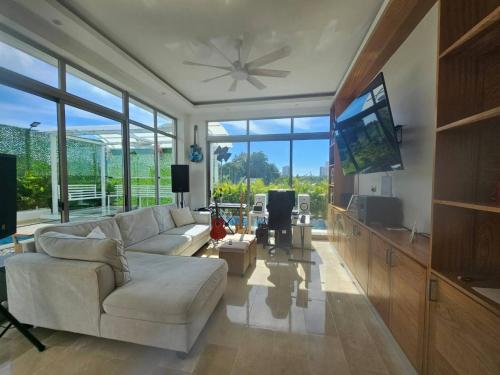Luxurious 3-Bedroom Apartment in Juan Dolio with Pool Access – khách sạn tại Villas Del Mar