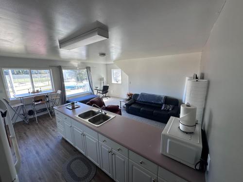 Texada Hunter Hiker friendly suite in Vananda (BC)