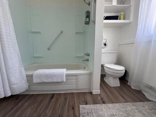 Texada Hunter Hiker friendly suite in Vananda (BC)
