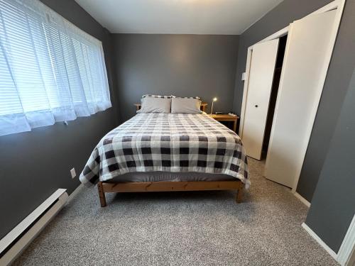 Texada Hunter Hiker friendly suite in Vananda (BC)