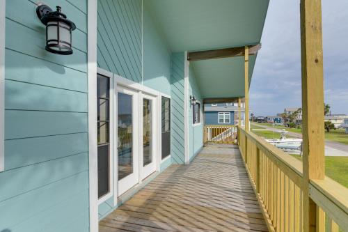 Near Boat Ramp: Home w/ Deck & Grill in Freeport in San Luis Island (TX)