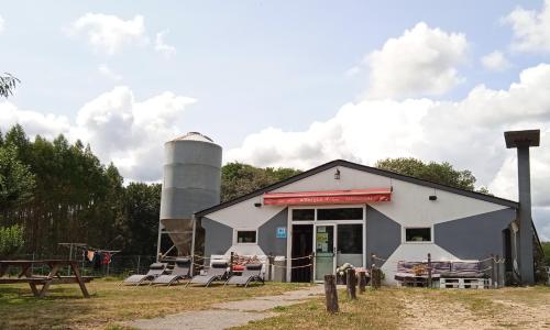 Viesnīcas āriene, Albergue A Nave de Ferreira in Friol