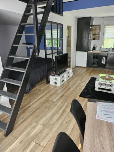 Arboréa, charmant loft (Arborea, charmant loft) in Безе