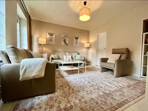 Gästehaus - 2 Bäder, 8 Pers, Parkplatz, Garten, Terrasse in Kiel, Deutschland
