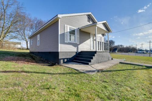 Walkable Hopkinsville Home w/ Yard! - Cerulean, KY