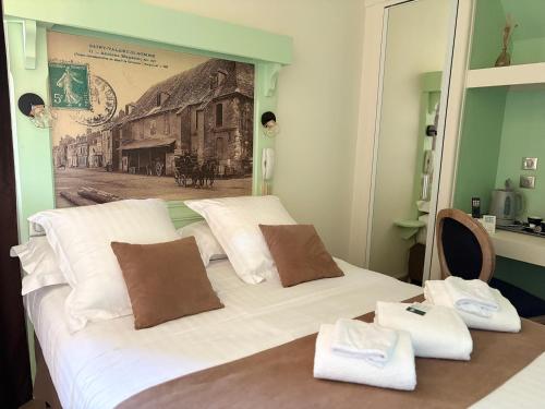 Logis Hôtel- Restaurant Le Relais Guillaume de Normandy Room Type - Small Double Room