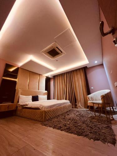 Gold Crest Premium Apartment - image 4