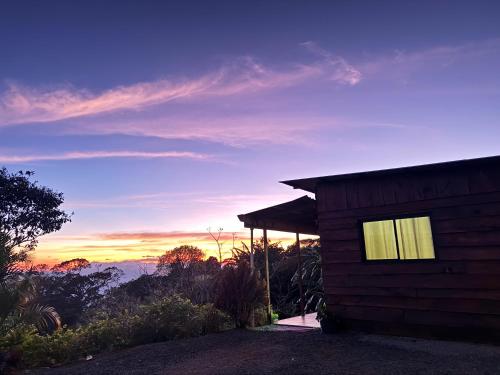 Magic Lodge - Cirrí, Naranjo