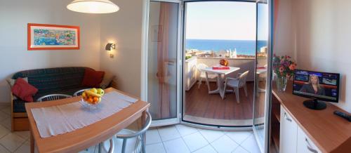 One-Bedroom Apartment with Balcony and Sea View (2 Adults)