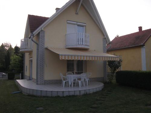 Holiday Home mit Terrassen- Balkonen sowie Parkplatz by Interhome in Dombovar