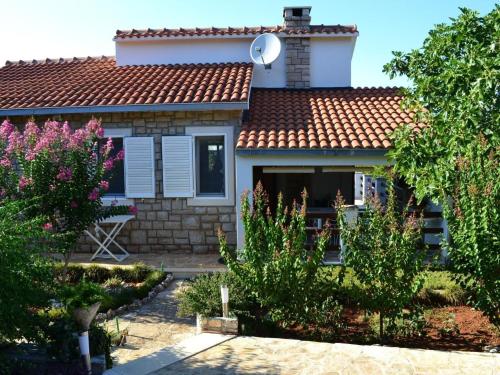 Apartment Rollstuhltauglich- Terrassen am Felsenstrand by Interhome in Breze