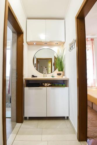 Apartment Rollstuhltauglich- Terrassen am Felsenstrand by Interhome in Breze