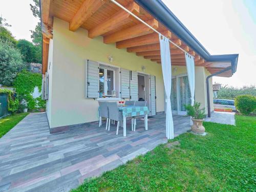 Holiday Home Schönes Ferienhaus Villetta Batik by Interhome