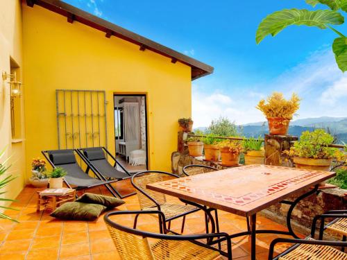 Holiday Home Villa Garibaldino by Interhome in Montedivalli Chiesa
