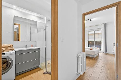2 Bedrooms Antibes Center Balcony - Happy Rentals - image 5
