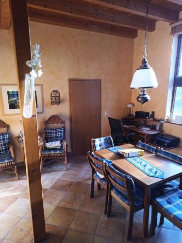 Historische Scheune mit Whirlpool in Hennef