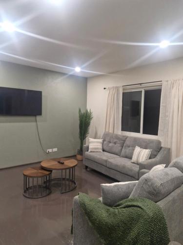 Fully Furnished Modern 3 Bedroom Home – khách sạn tại Lance aux Epines