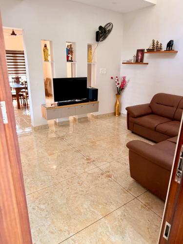 The Thomas Family Home Stay in Athirampuzha