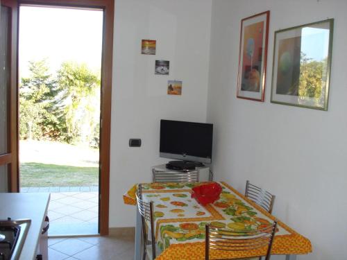 Apartment Gemütliches Appartement in Capoliveri mit Grill und Terrasse by Interhome