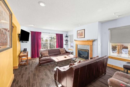 Views and hot tub 3br home in Leadville, USA