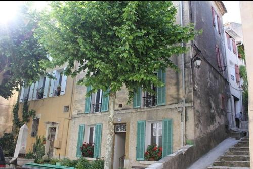 LÉchappée Provençale (LEchappee Provencale) in Signes