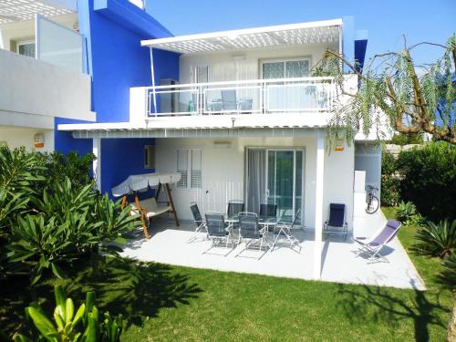 Apartment in Marina Di Ragusa mit Terrasse- Grill und Garten by Interhome