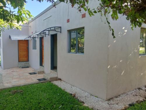 Cosy place along Zambezi River with Starlink Internet in Mafuta