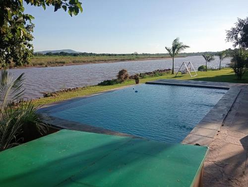 Cosy place along Zambezi River with Starlink Internet in Mafuta