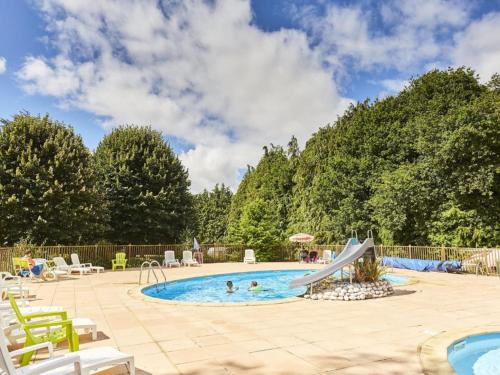 Chalet avec Terrasse pour 6 personnes à Bieuzy - API-1-52-1303 (Chalet avec Terrasse pour 6 personnes a Bieuzy - API-1-52-1303) in 普呂梅利歐