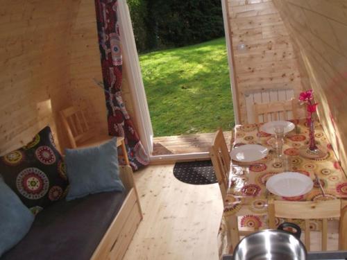 Chalet avec Terrasse pour 6 personnes à Bieuzy - API-1-52-1303 (Chalet avec Terrasse pour 6 personnes a Bieuzy - API-1-52-1303) in 普呂梅利歐