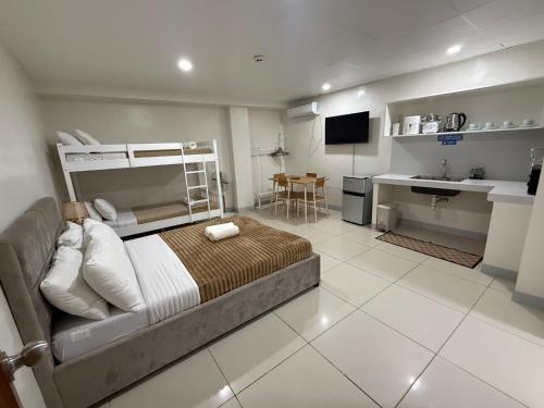 24-Seven Guesthouse - Room 204 - United States of America and Australia Program