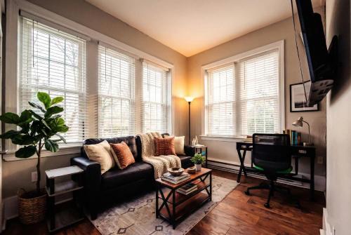 Park Place- cozy modern space fully updated fast WiFi good coffee and easy parking in Wilmington, USA