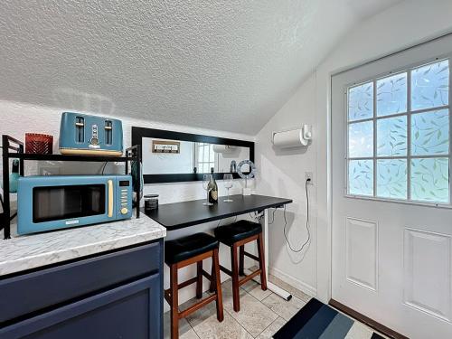 TreeTop Villa Minutes to Downtown and Winter Park - image 4