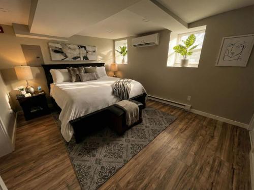 Boardwalk- large modern unit with King bed fast WIFI free coffee and easy parking - image 7