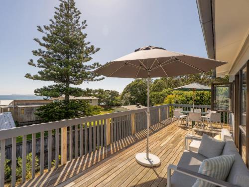 Sunseekers Bach - Whangapoua Holiday Home – khách sạn tại Kuaotunu