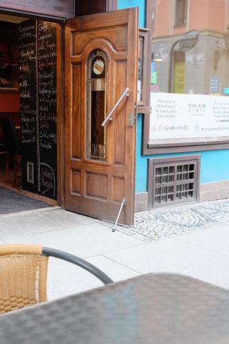 Academus - Pub, Rooms, Cider – Wroclaw, NY