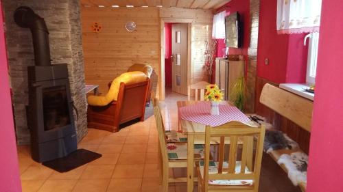 Létesítmények, Liptovska Chata pri potoku in Svaty Kriz