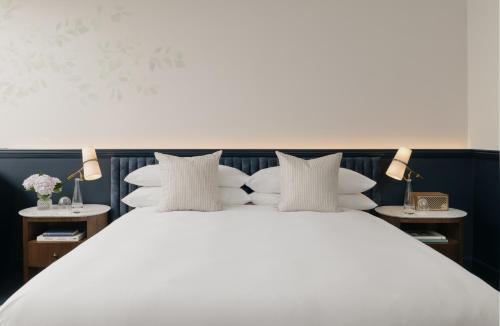 2 twin beds