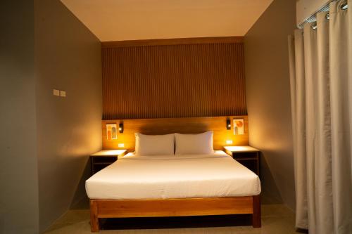 1 king bed, 1 sofa bed