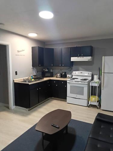 Kitchen, Cosy single-level home with laundry and parking in Huntington (WV)