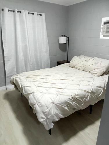 Cosy single-level home with laundry and parking in Huntington (WV)